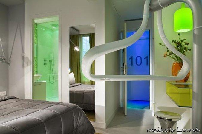 Color Design Hotel Párizs Szoba fotó